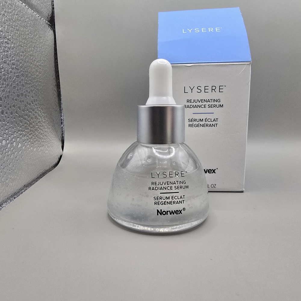 Norwex Lyseré Rejuvenating Radiance Serum - Silver and White